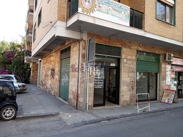 locale commerciale in affitto a Cosenza in zona Cosenza Vecchia