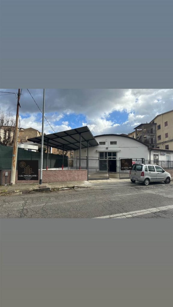 locale commerciale in affitto a Cosenza in zona Cosenza Vecchia