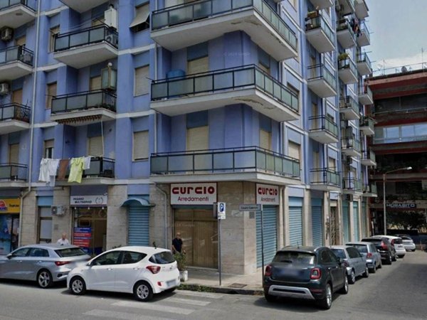negozio in affitto a Cosenza in zona Panebianco