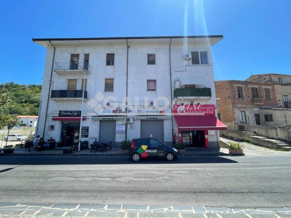 negozio in affitto a Cosenza in zona Gergeri