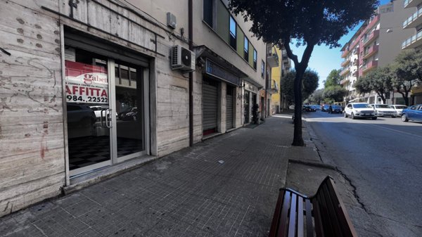 locale di sgombero in affitto a Cosenza