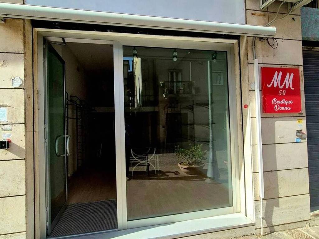 negozio in affitto a Cosenza in zona Cosenza Vecchia