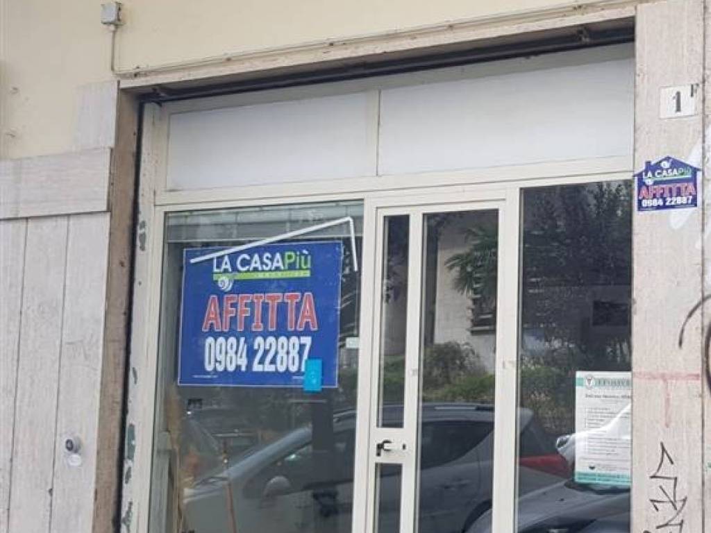 negozio in affitto a Cosenza
