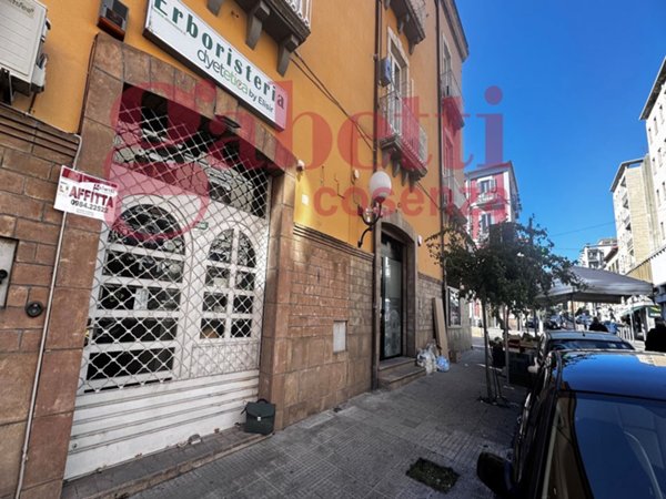 locale di sgombero in affitto a Cosenza