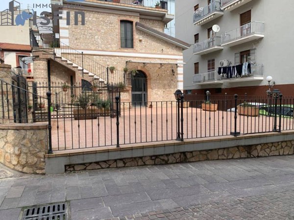 negozio in affitto a Cosenza