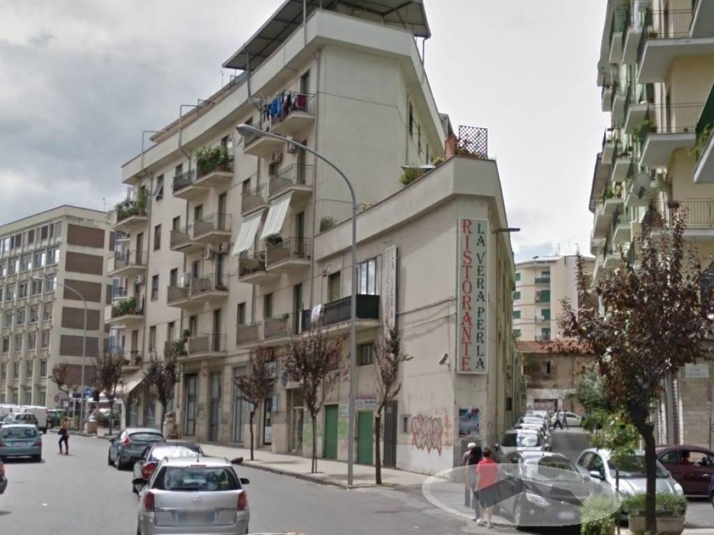 negozio in affitto a Cosenza