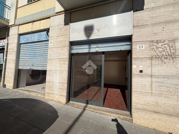 negozio in affitto a Cosenza in zona Panebianco
