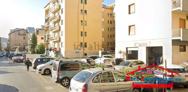 locale commerciale in affitto a Cosenza in zona Cosenza Vecchia