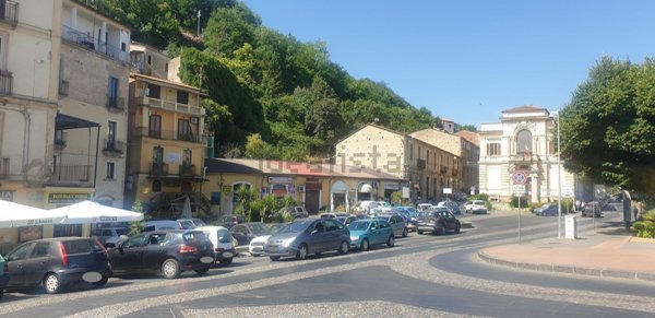 locale commerciale in affitto a Cosenza in zona Cosenza Vecchia