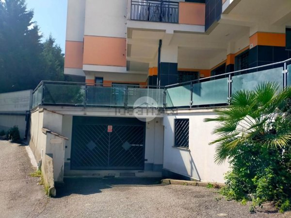 locale di sgombero in affitto a Cosenza