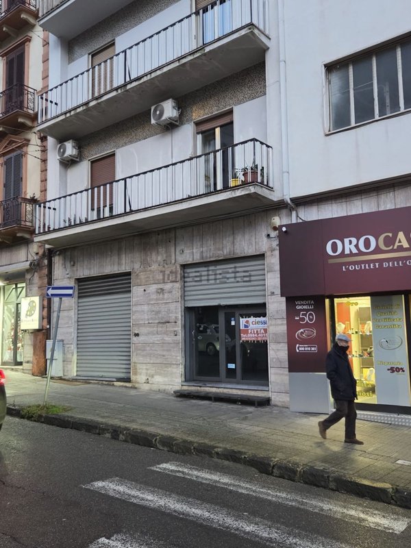 locale di sgombero in affitto a Cosenza