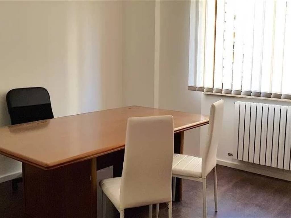ufficio in affitto a Cosenza in zona Stadio