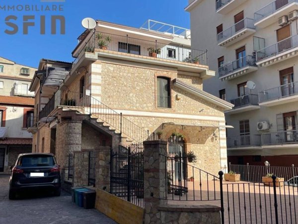 negozio in affitto a Cosenza in zona Cosenza Vecchia