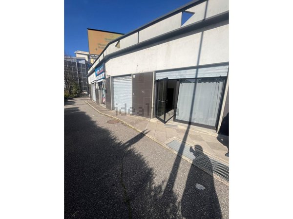 locale commerciale in affitto a Cosenza