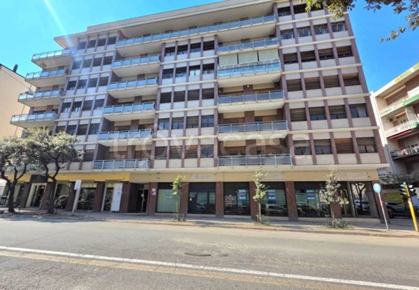 negozio in affitto a Cosenza