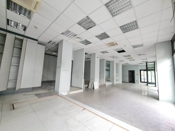 negozio in affitto a Cosenza