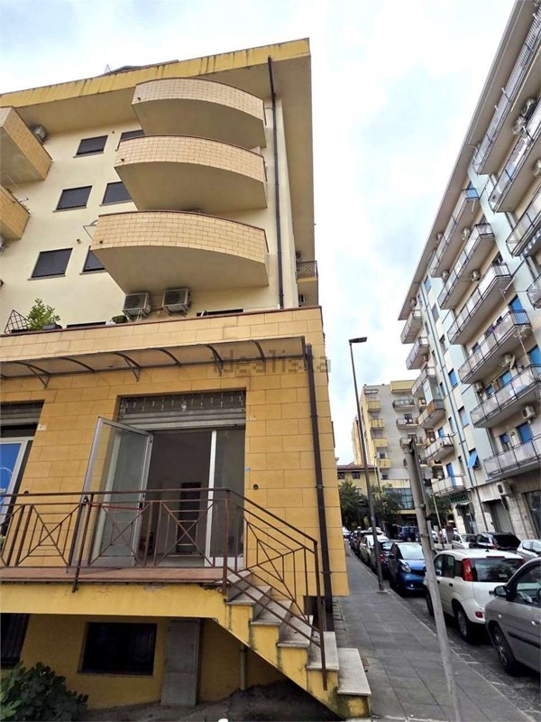 locale commerciale in affitto a Cosenza