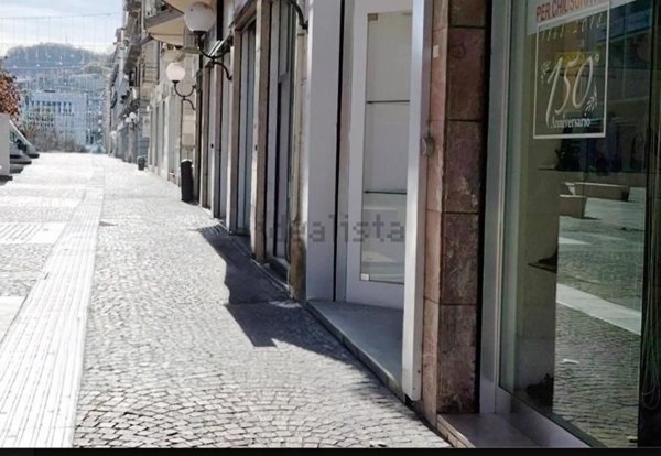 locale commerciale in affitto a Cosenza