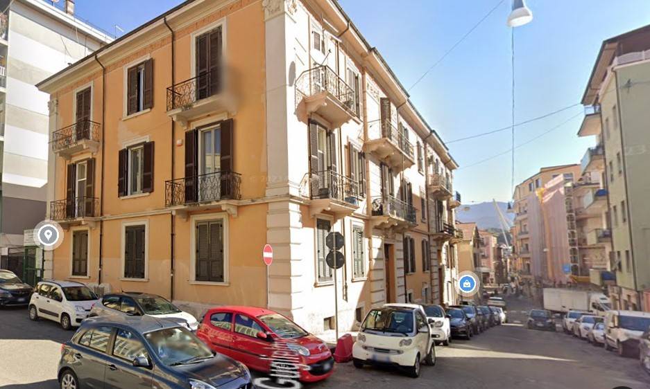 negozio in affitto a Cosenza in zona Cosenza Vecchia