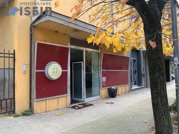 locale commerciale in affitto a Cosenza in zona Cosenza Vecchia