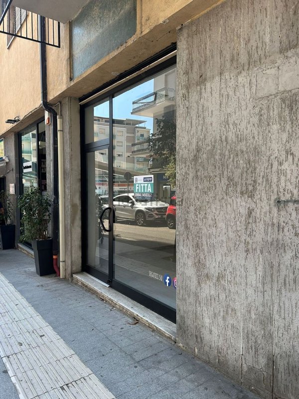 locale commerciale in affitto a Cosenza