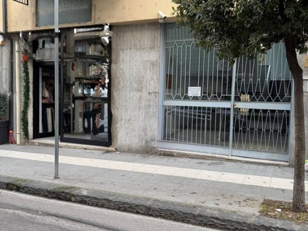negozio in affitto a Cosenza in zona Cosenza Vecchia