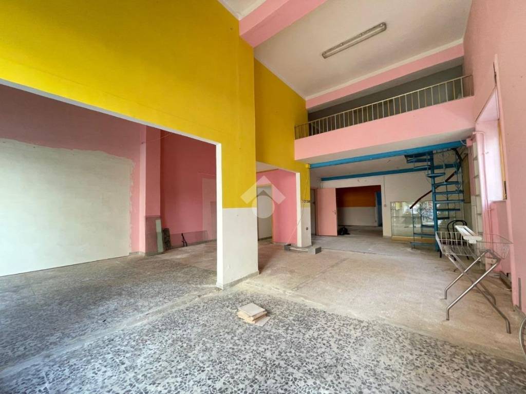 negozio in affitto a Cosenza
