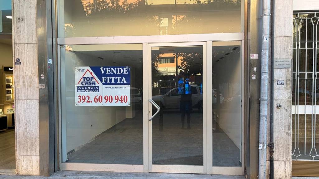 negozio in affitto a Cosenza