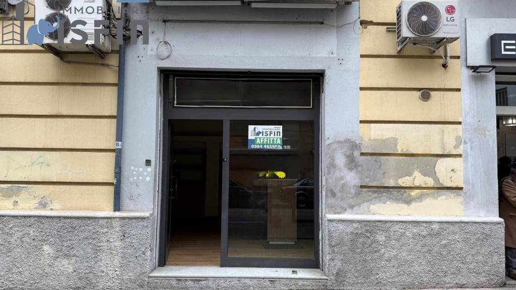 negozio in affitto a Cosenza in zona Cosenza Vecchia