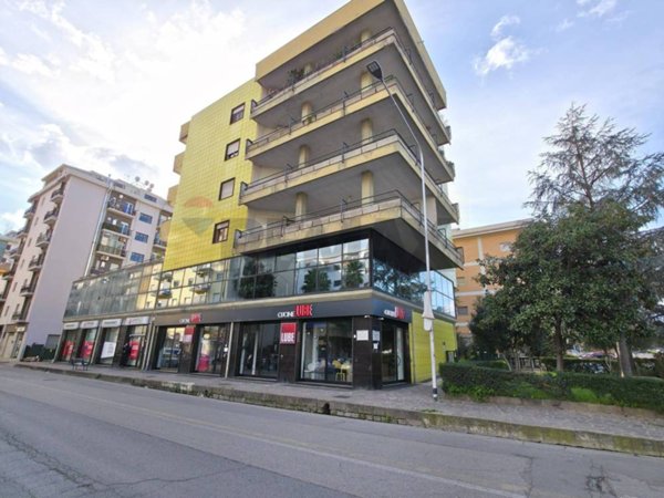 ufficio in affitto a Cosenza in zona Panebianco