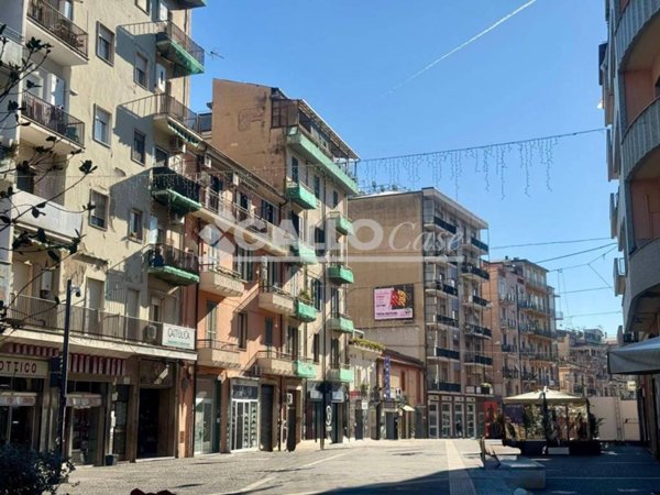 negozio in affitto a Cosenza