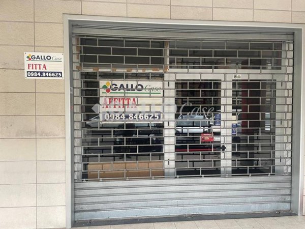 negozio in affitto a Cosenza