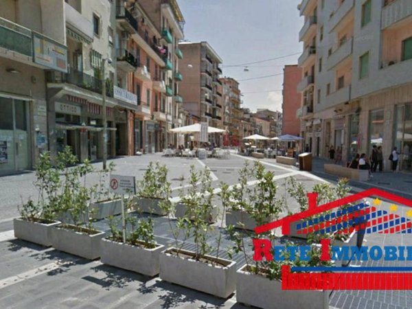 negozio in affitto a Cosenza