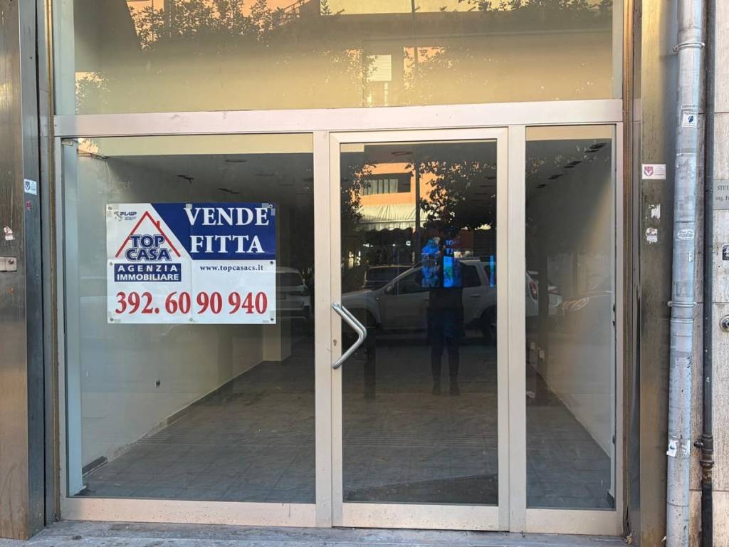 negozio in affitto a Cosenza