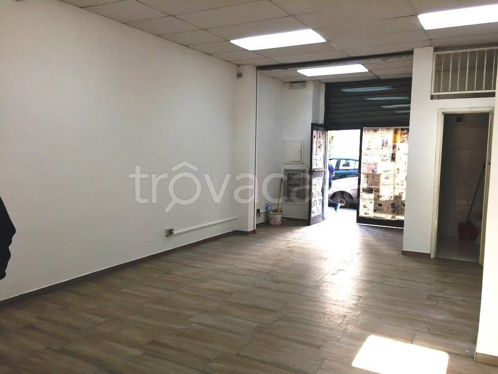 negozio in affitto a Cosenza in zona Cosenza Vecchia