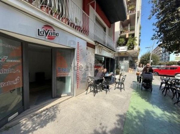 locale commerciale in affitto a Cosenza in zona Cosenza Vecchia
