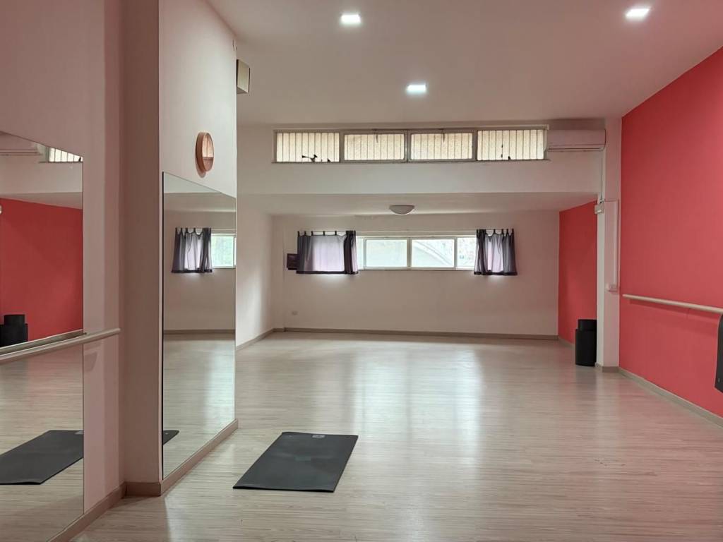 negozio in affitto a Cosenza in zona Città 2000