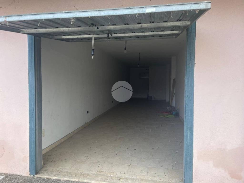 locale di sgombero in affitto a Cosenza in zona Donnici