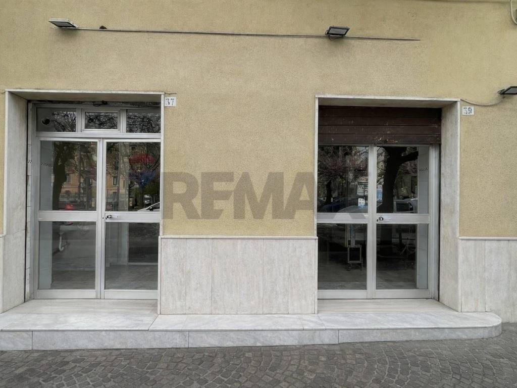 negozio in affitto a Cosenza in zona Cosenza Vecchia