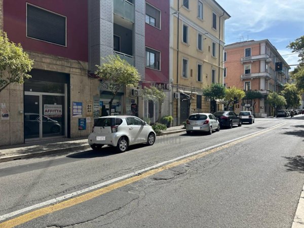 locale commerciale in affitto a Cosenza in zona Cosenza Vecchia