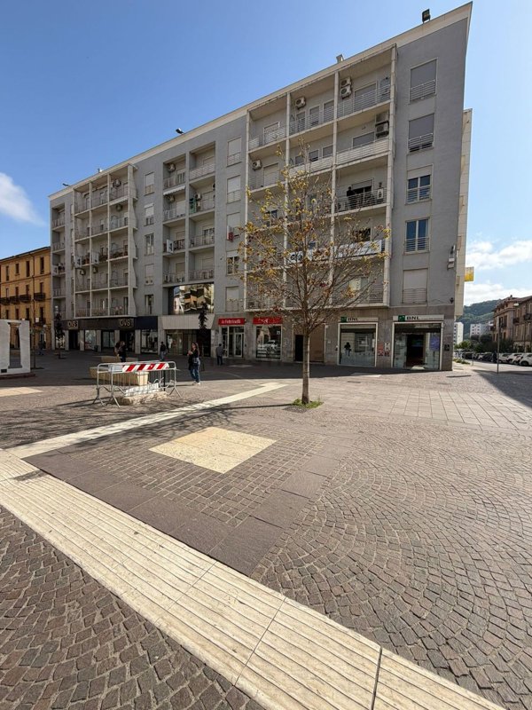 locale commerciale in affitto a Cosenza