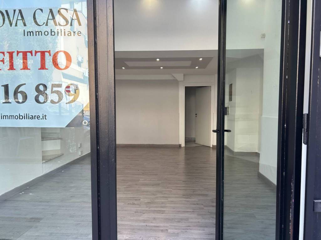 negozio in affitto a Cosenza in zona Cosenza Vecchia