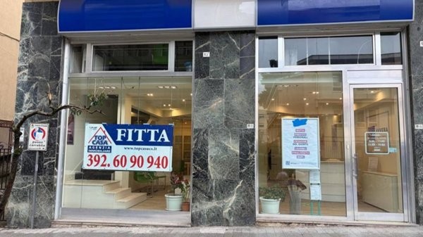 negozio in affitto a Cosenza in zona Cosenza Vecchia