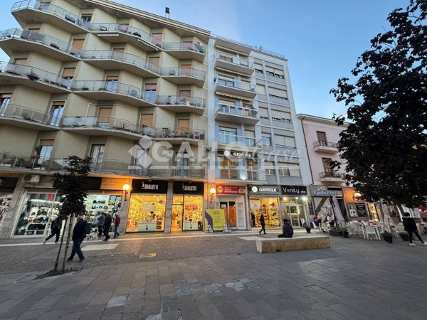 locale commerciale in affitto a Cosenza