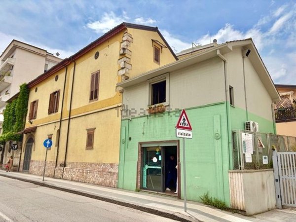 locale commerciale in affitto a Cosenza