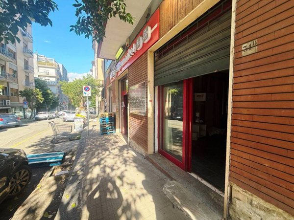 negozio in affitto a Cosenza