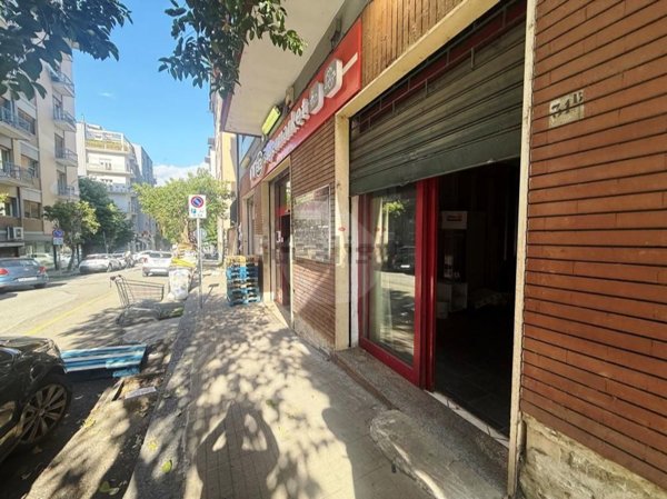 locale commerciale in affitto a Cosenza in zona Cosenza Vecchia