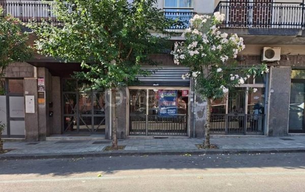 negozio in affitto a Cosenza in zona Cosenza Vecchia