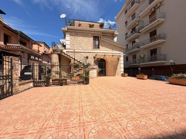 negozio in affitto a Cosenza