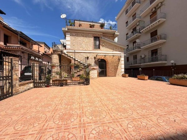negozio in affitto a Cosenza